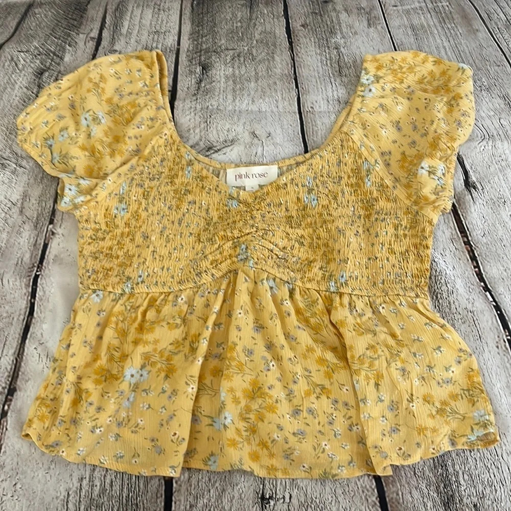 Women’s yellow floral rouched crop top Small